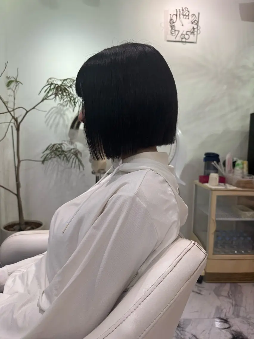 ミディアム 新美 恵里子のヘアスタイル