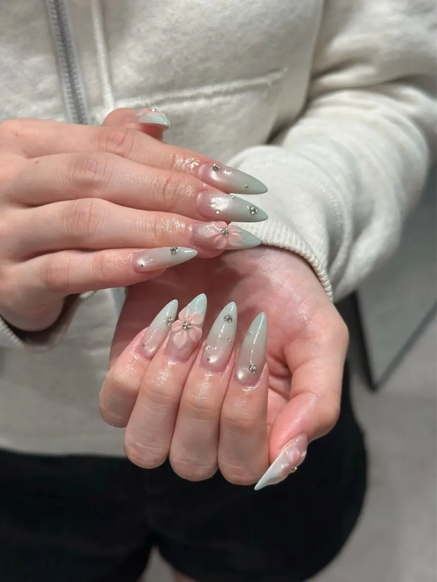 ネイル チークネイル ドット フレンチネイル グラデーション ハート ハンドネイル ハンドケア Eli Muse 新宿ネイルのネイルデザイン