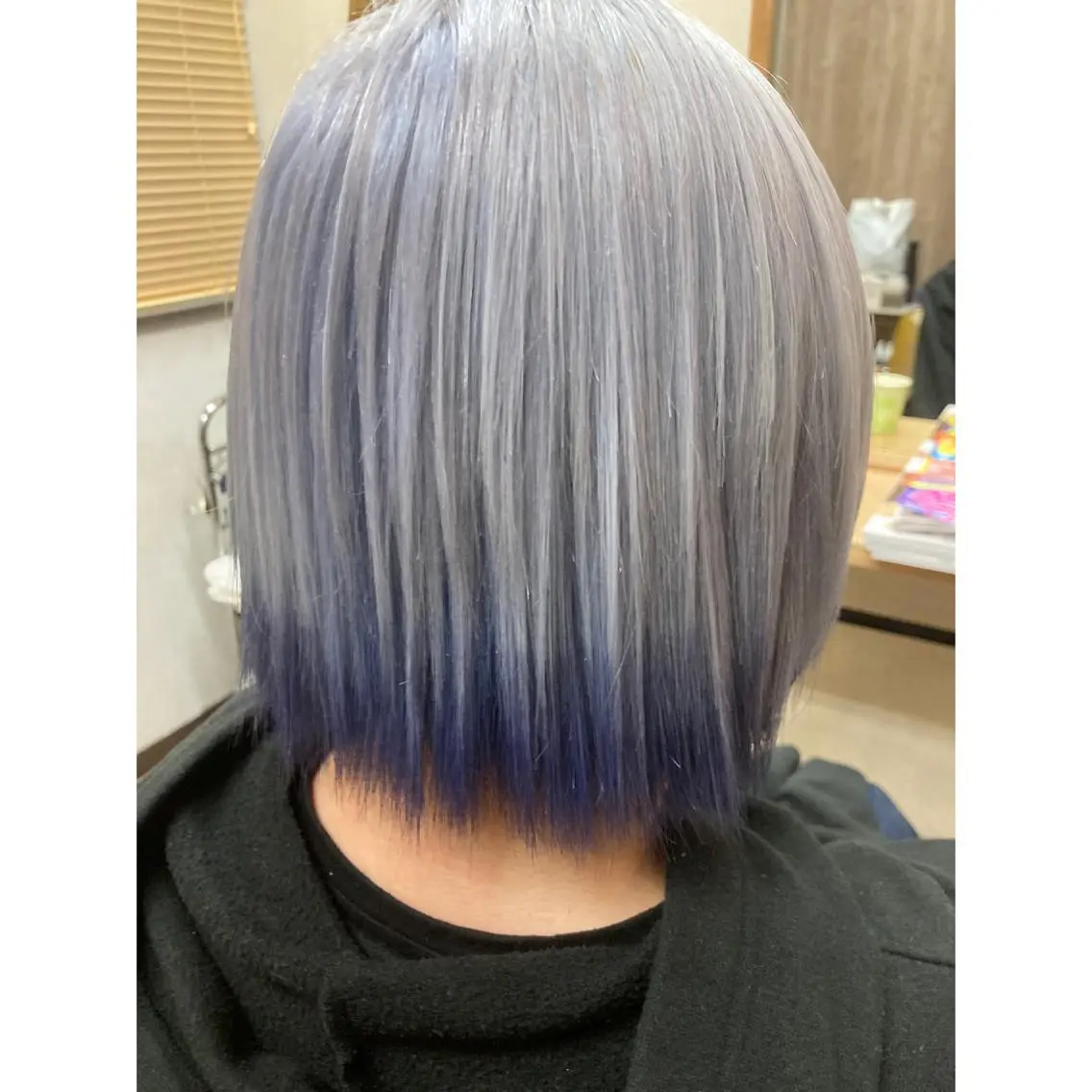 ショート カラー ブリーチ ブルーカラー ネイビーカラー 松田 剛のヘアスタイル