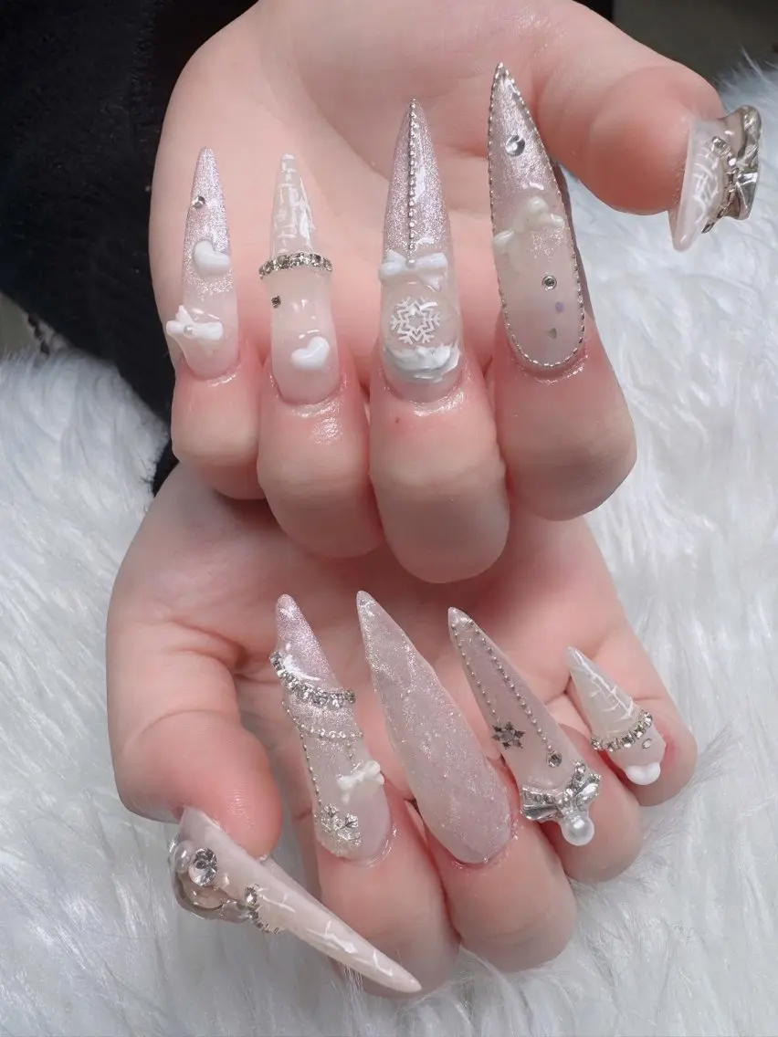 ネイル オーロラネイル フレンチネイル ジェルネイル ハロウィン キラキラネイル ハンドネイル H.baby Nail Salonのネイルデザイン