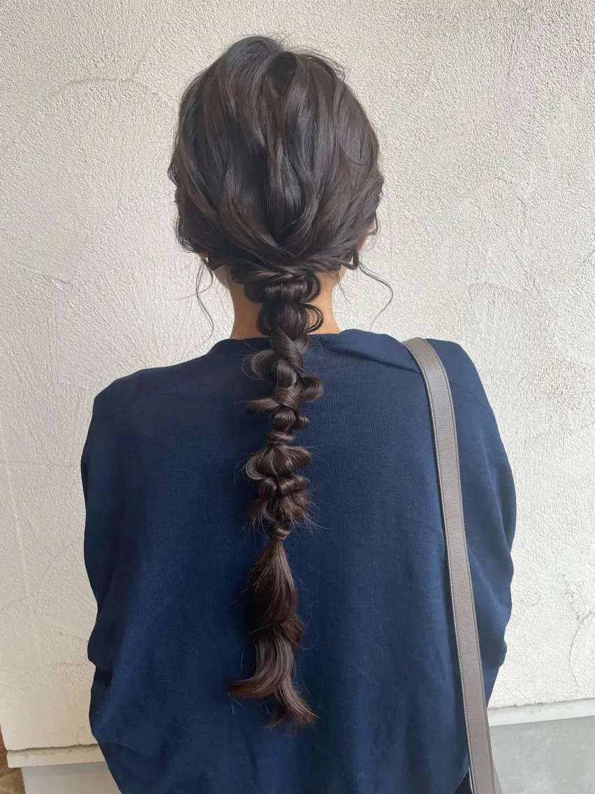 ロング ヘアアレンジ 山下 襟華のヘアスタイル