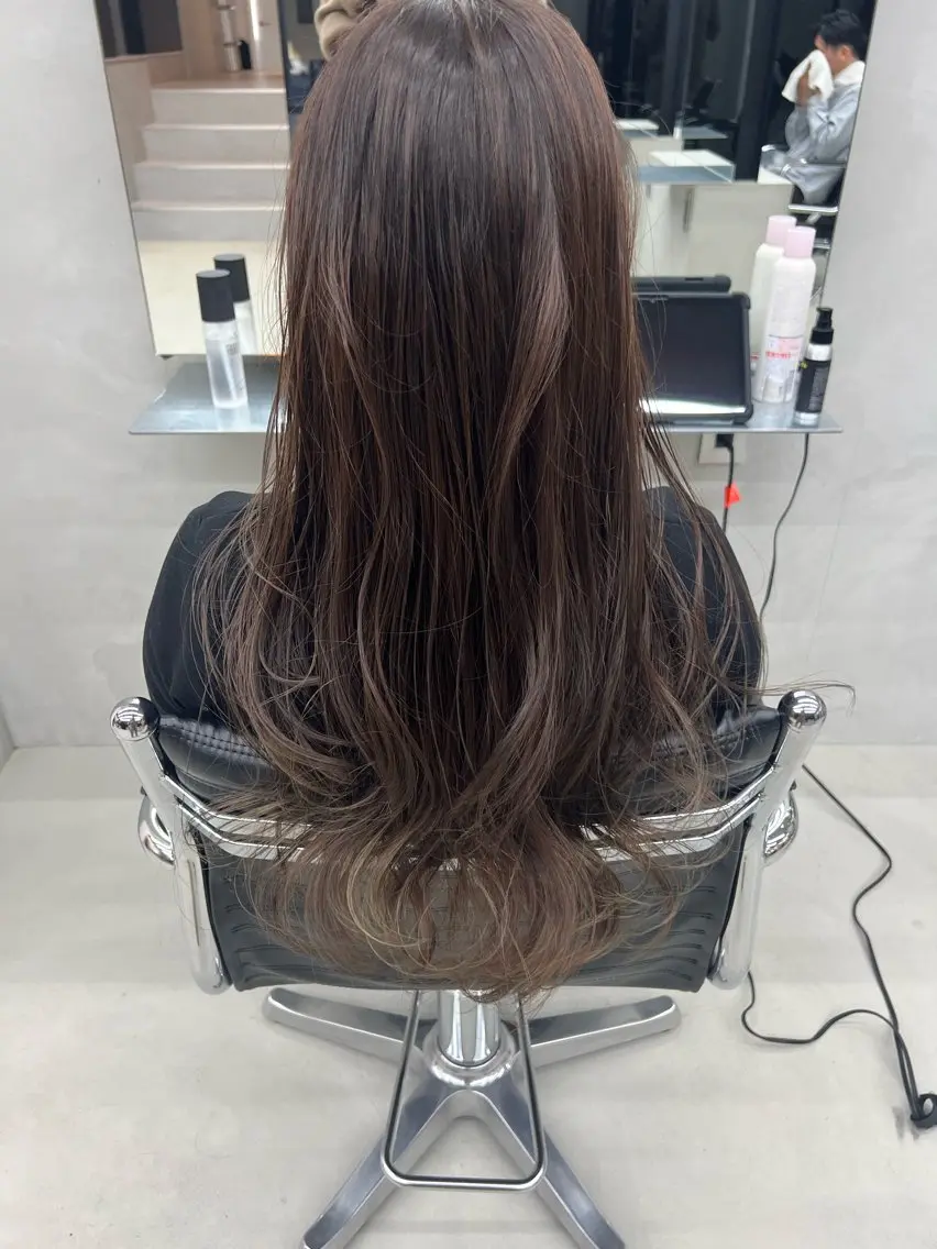 ロング カラー グラデーションカラー 吉沢遣人/レイヤー 艶カラー/抜け感のヘアスタイル