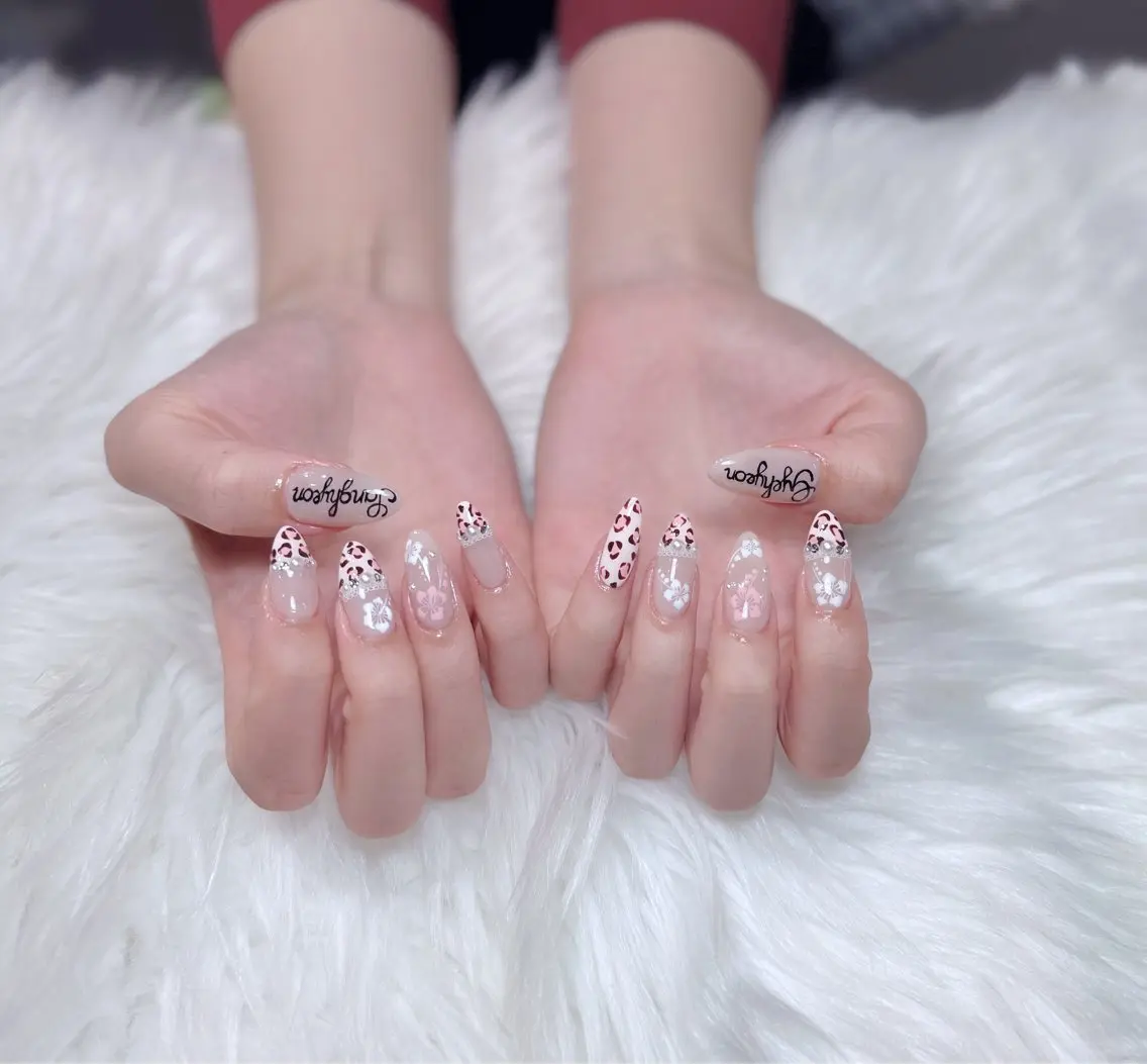 ネイル アートネイル オーロラネイル ジェルネイル 韓国ネイル ロングネイル ハンドネイル Nichi Nailsのネイルデザイン