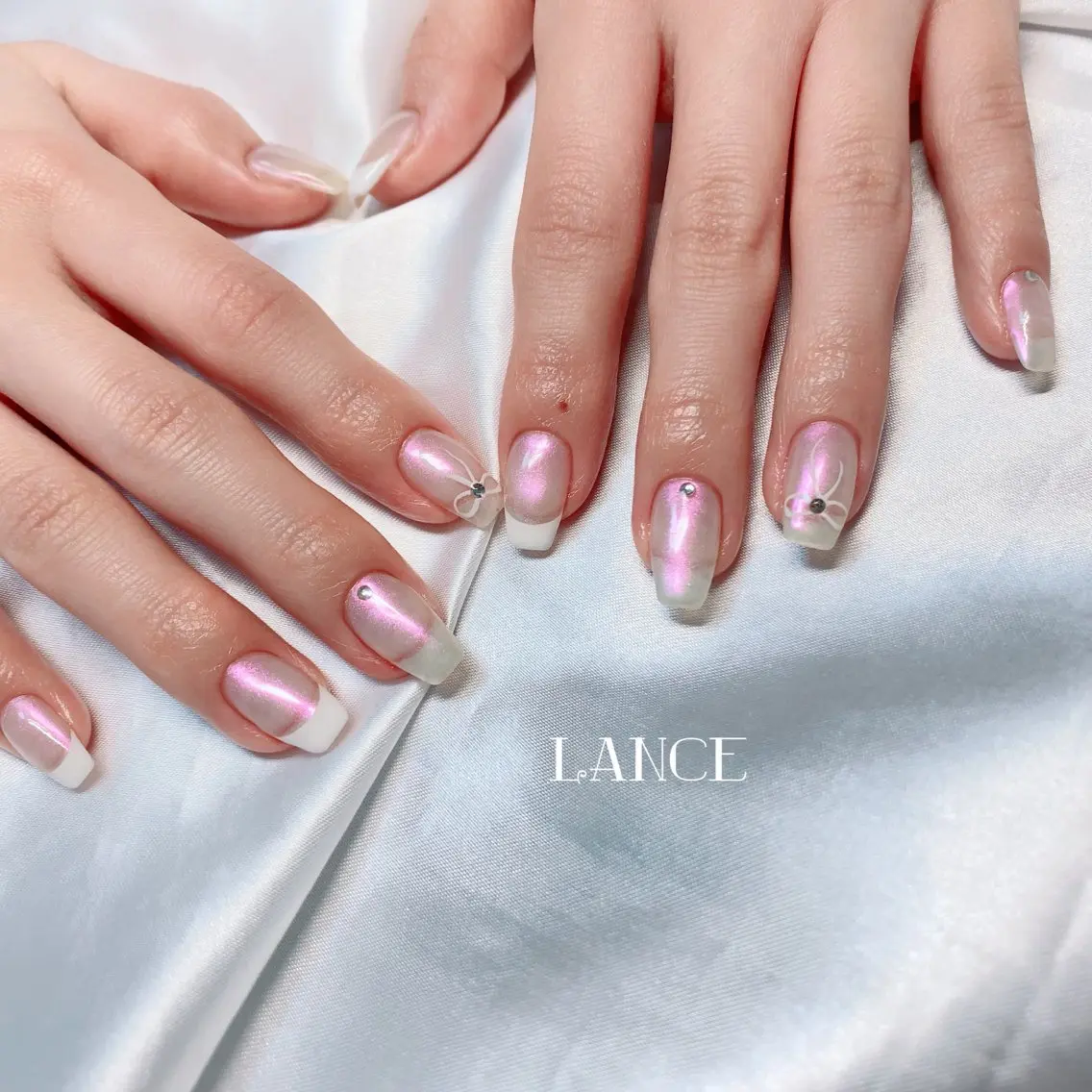 ネイル オーロラネイル フレンチネイル グラデーション キラキラネイル 韓国ネイル ハンドネイル Lance nailのネイルデザイン