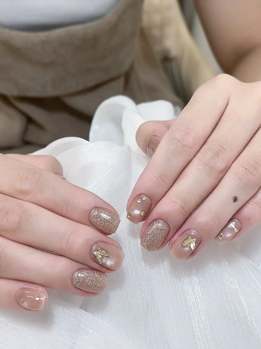 ネイル チークネイル フレンチネイル グラデーション キラキラネイル 韓国ネイル ハンドネイル DUO   MI nail salonのネイルデザイン
