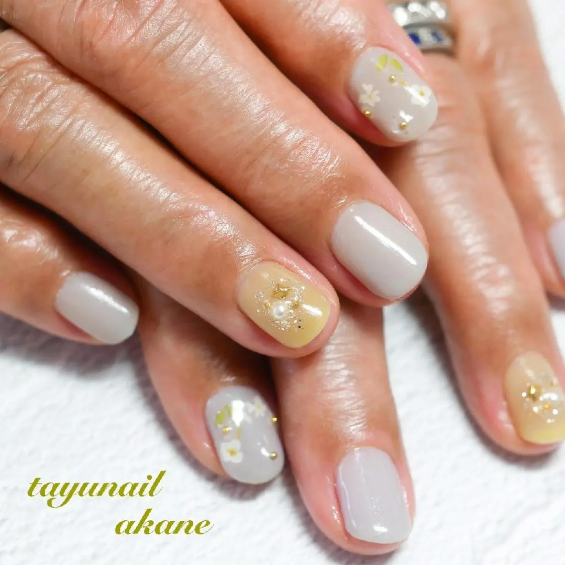 ネイル ブルー フラワーネイル ジェルネイル パラジェル 春ネイル ネイルサロン 【たゆnail】のネイルデザイン
