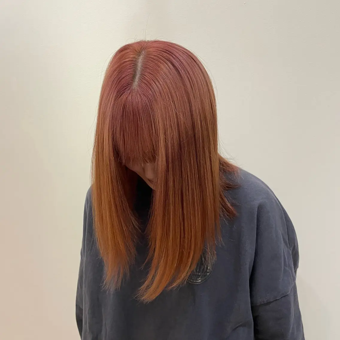 カラー ブリーチ オレンジ ピンクカラー ヘアカラー 金森 実海のヘアスタイル