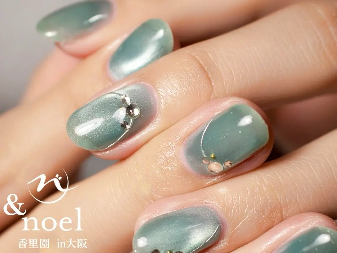 ネイル 成人式 マグネットネイル ハンドネイル Nailsalon &Noelのネイルデザイン