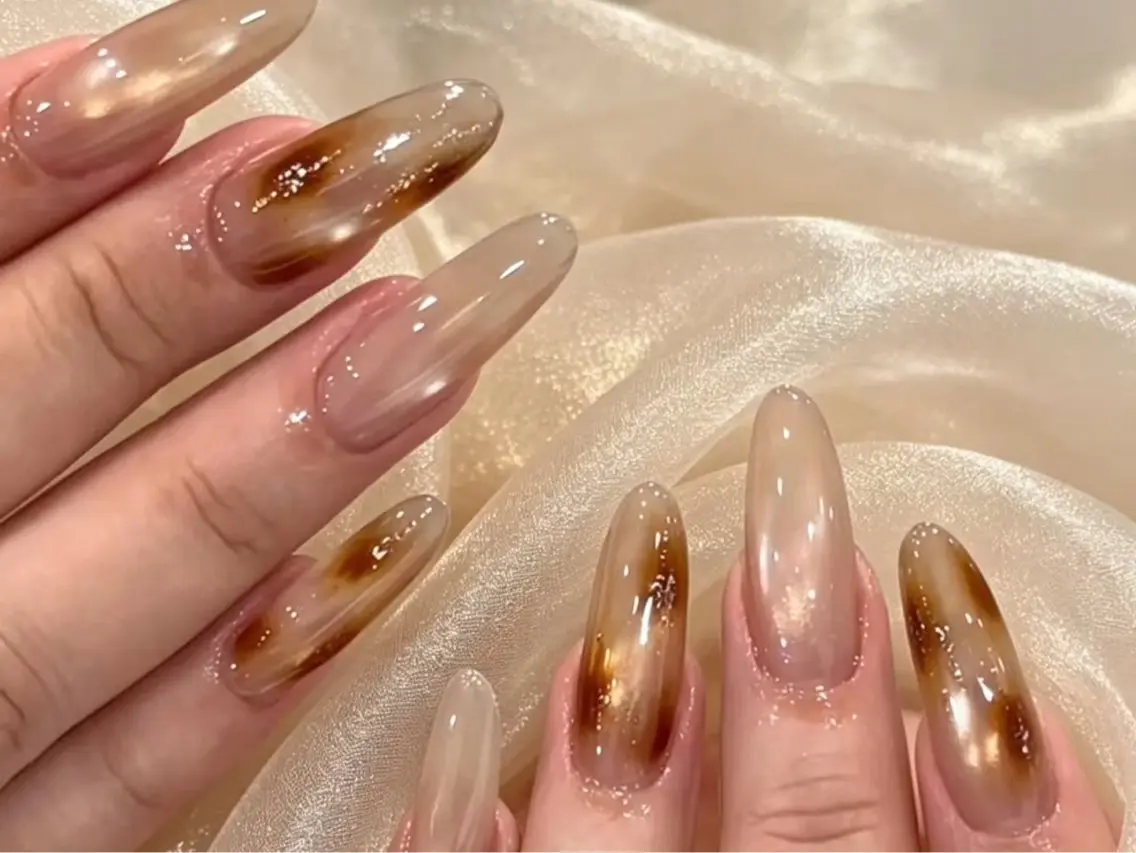 ネイル アートネイル オーロラネイル チークネイル フレンチネイル ガラスフレンチ ハンドネイル 🎀🎀YooLi Nail Salonのネイルデザイン