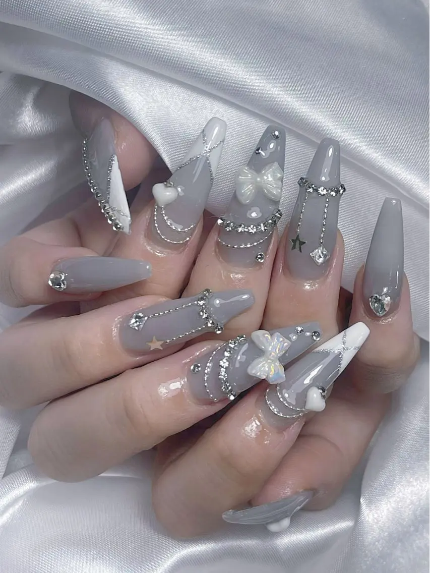 ネイル LEELA NAIL STUDIOのネイルデザイン