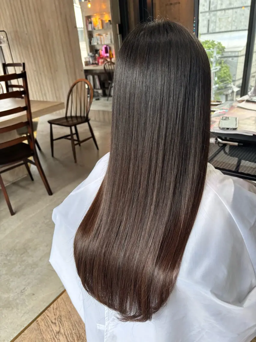 ロング 酸性ストレート カット 縮毛矯正 トリートメント 西岡 乙花のヘアスタイル