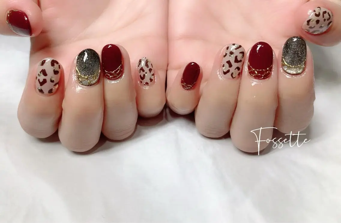 ネイル アニマル柄 ボルドー マグネットネイル ミラーネイル ハンドネイル nailsalon Fossetteのネイルデザイン