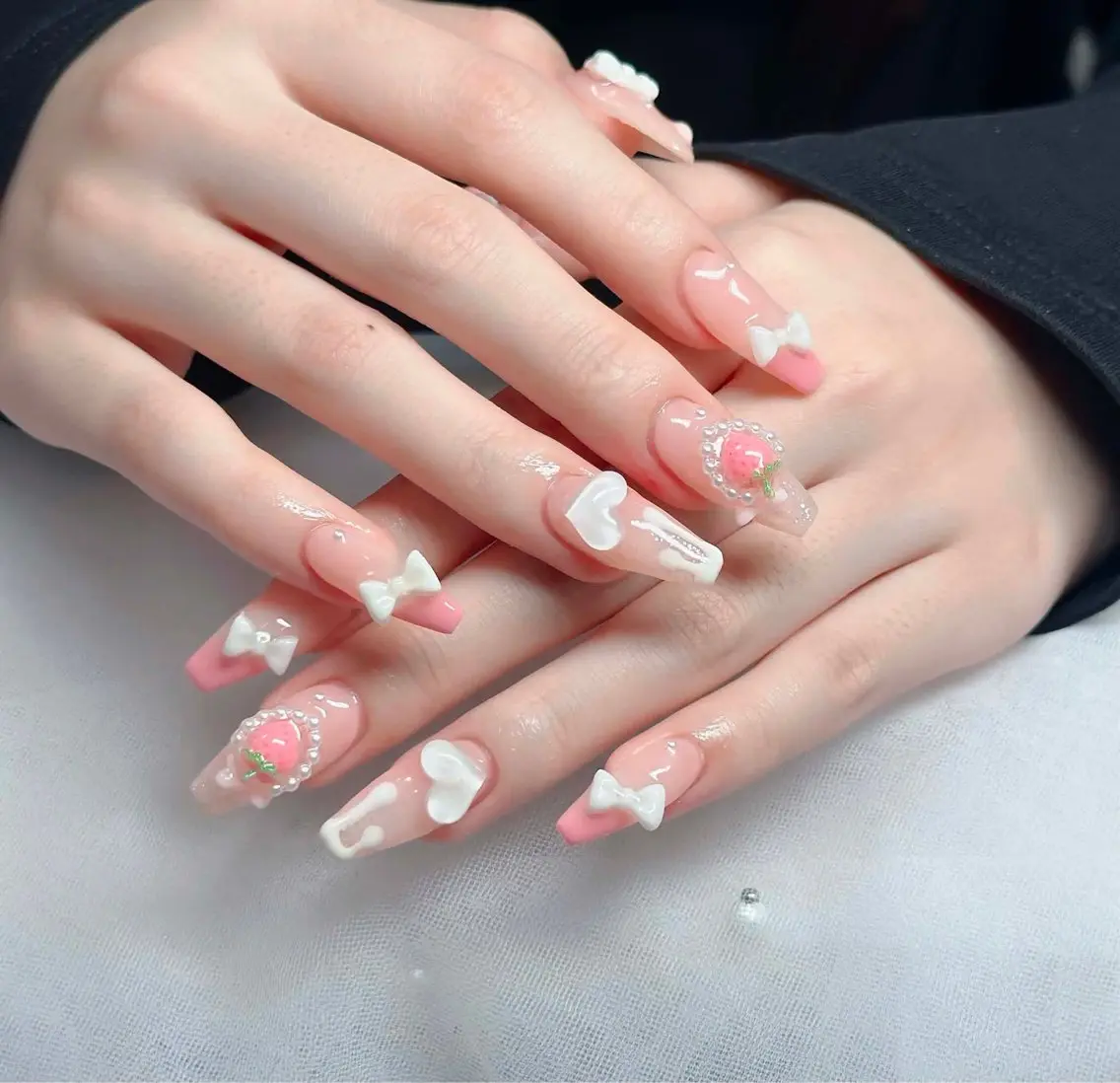 ネイル アートネイル ボルドー フレンチネイル ジェルネイル 氷ネイル・うるうるネイル ハンドネイル Julie NailSalonのネイルデザイン