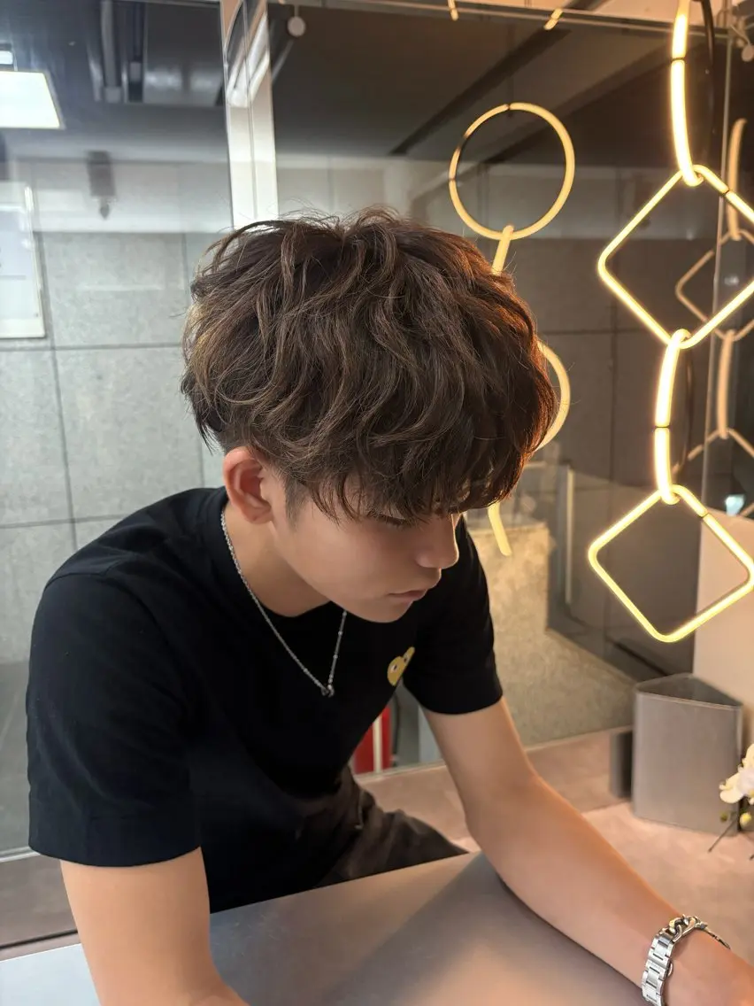 カラー メンズ LAKING 𝑌𝑢𝑚𝑖のヘアスタイル