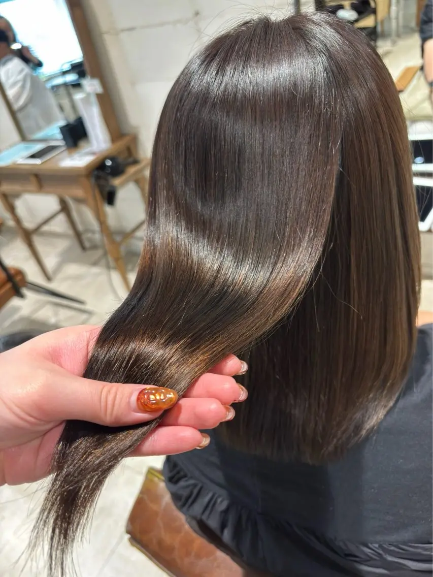 セミロング 縮毛矯正 おがわ らいむ🕊️のヘアスタイル