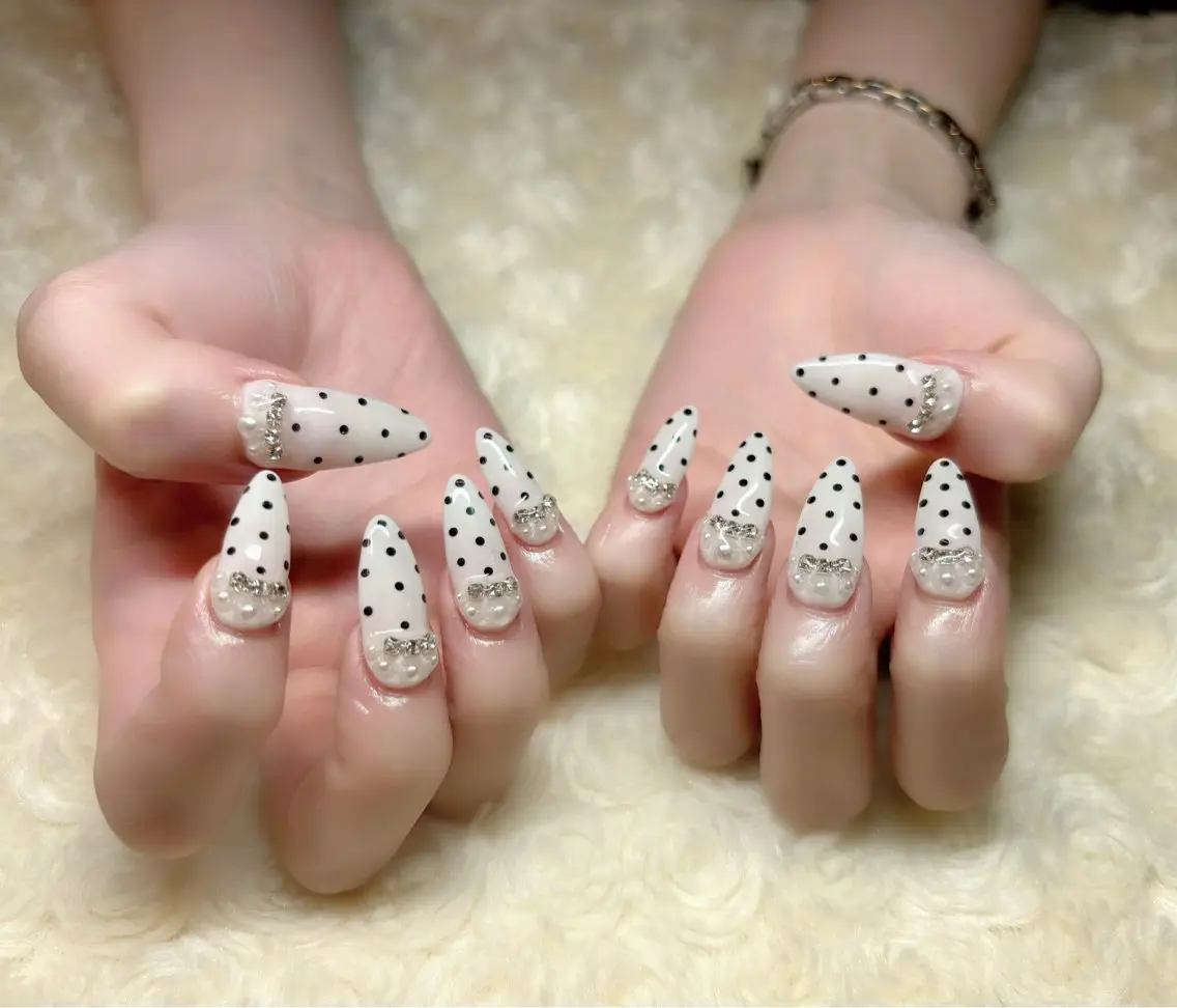 ネイル e.b.mimi Wakanaのネイルデザイン