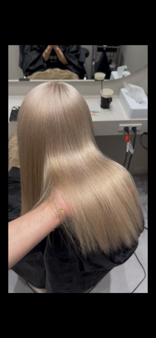 ロング カラー ベージュカラー ブリーチ ブロンド ハイトーンカラー ホワイトベージュ ヘアカラー トリートメント ピンクカラー/カラー 新宿美容室🎀のヘアスタイル