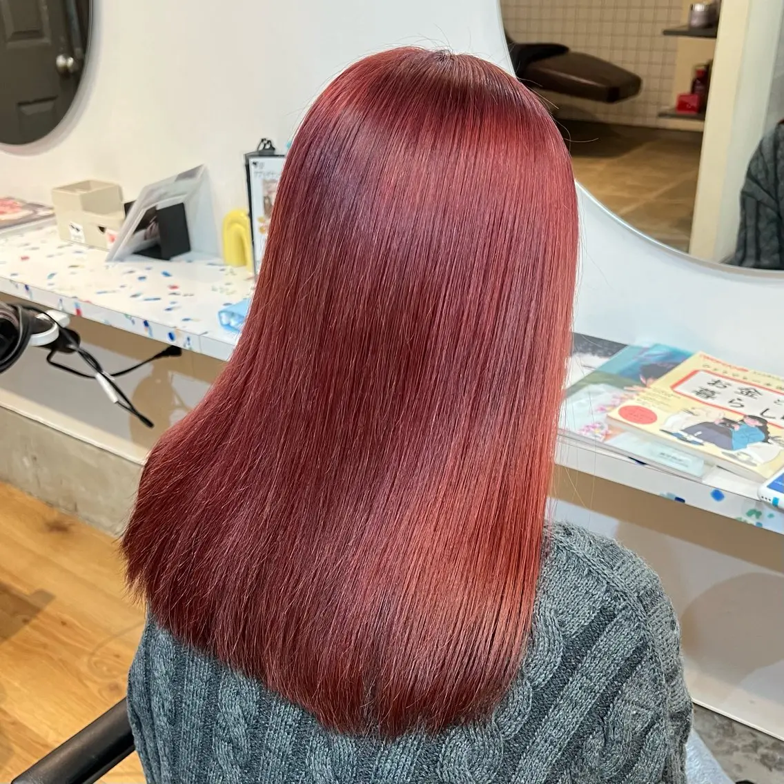 セミロング カラー ブリーチ レッドカラー カット ヘアカラー Ami ケアブリーチ/表参道のヘアスタイル
