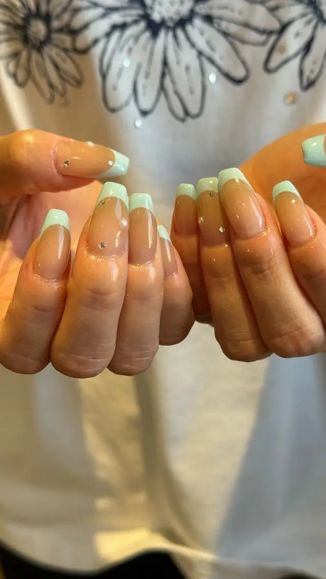 ネイル フレンチネイル グリーン ニュアンスネイル ハンドネイル Nail Salon Luanaのネイルデザイン