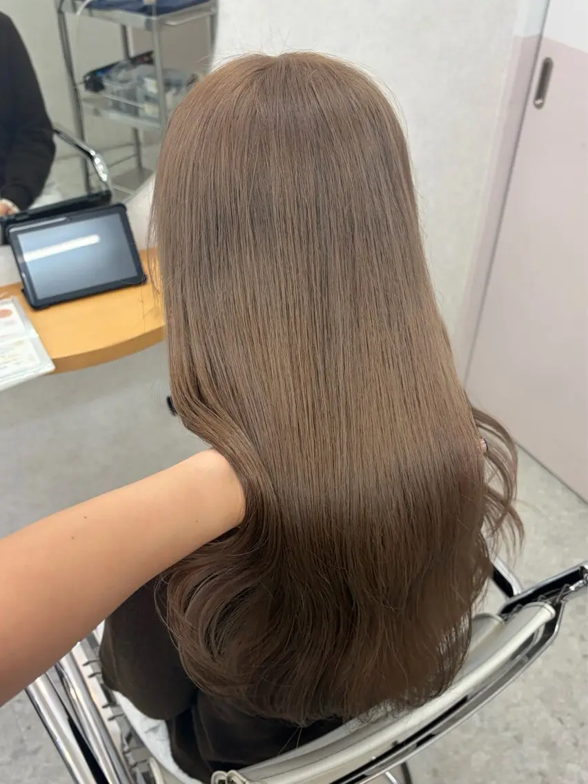 ロング カラー ヘアカラー まろやかベージュ🤎 艶カラー🫧リン🔔のヘアスタイル