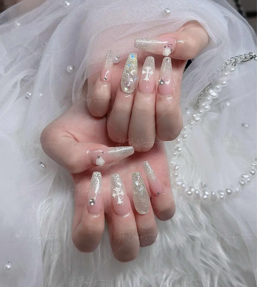 ネイル フレンチネイル ジェルネイル ガラスフレンチ ハロウィン ハート H.baby Nail Salonのネイルデザイン