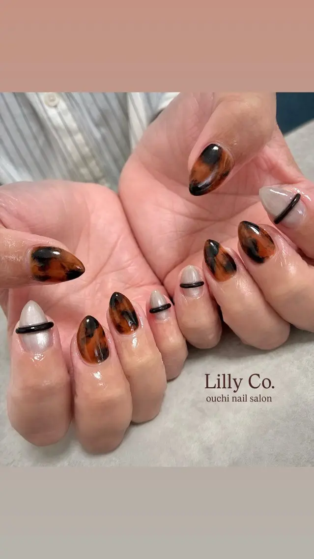 ネイル べっ甲ネイル ハンドネイル ハンドケア Lilly Co.のネイルデザイン
