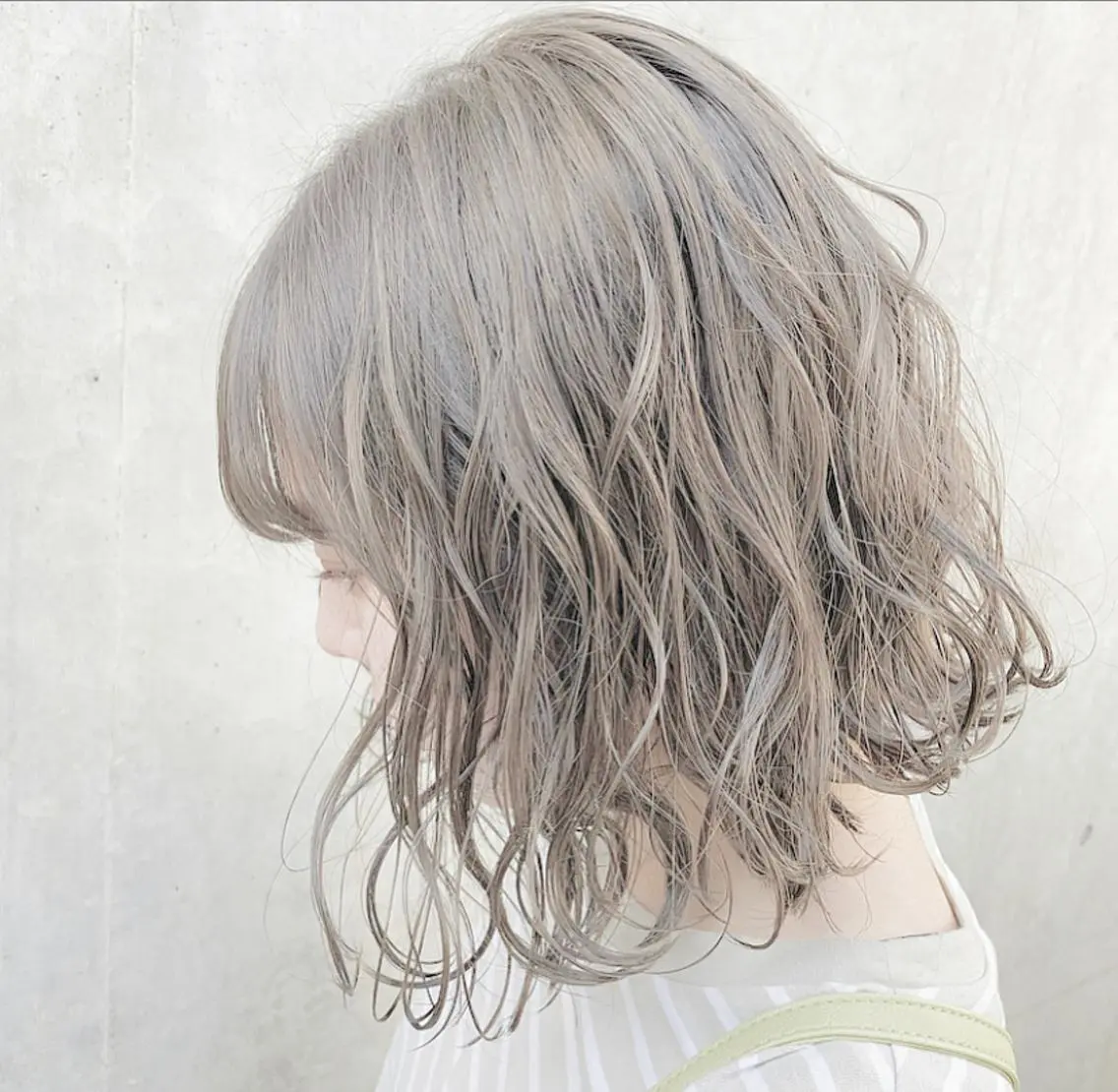 ミディアム カット ヘアカラー 🪞上品で可愛い韓国 ヘア🪞Rikutoのヘアスタイル