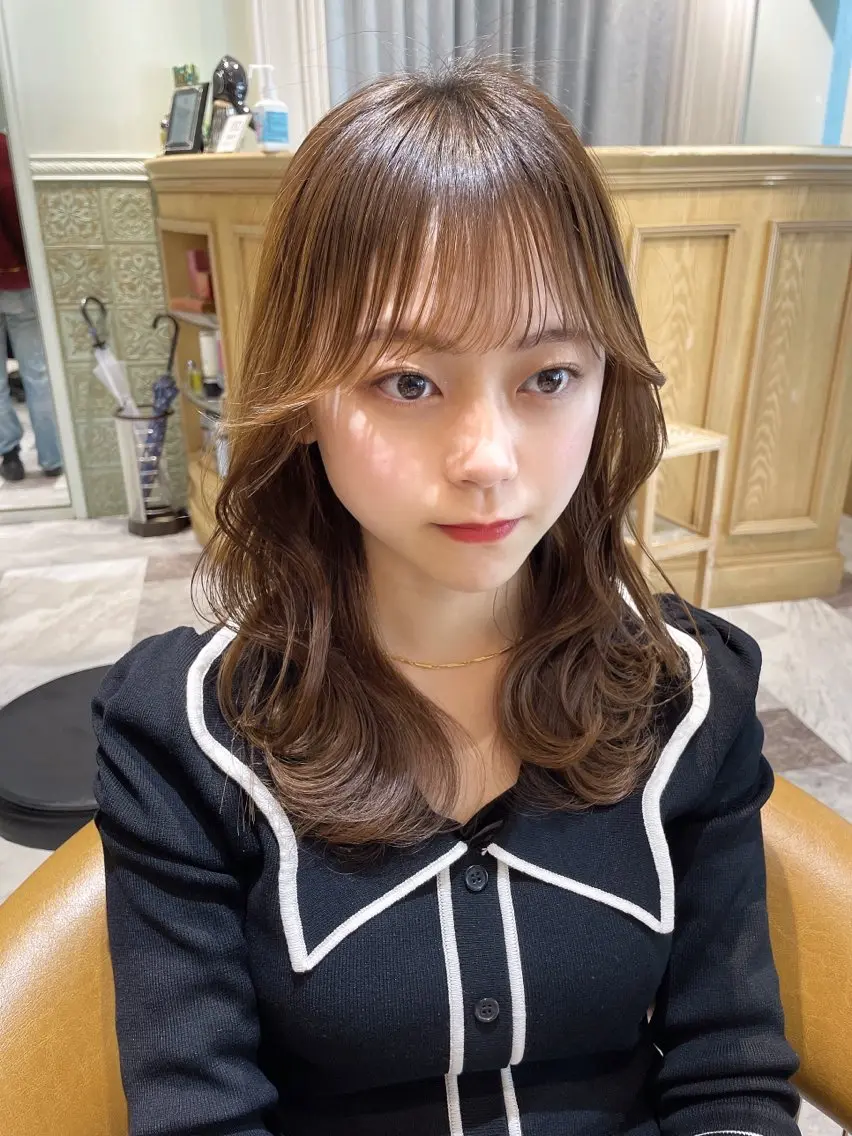 ミディアム カラー ベージュカラー 黒髪 ブリーチ ブルーカラー ブルーブラック カット ヘアカラー トリートメント 木屋元一/透明感 /前髪/レイヤーのヘアスタイル