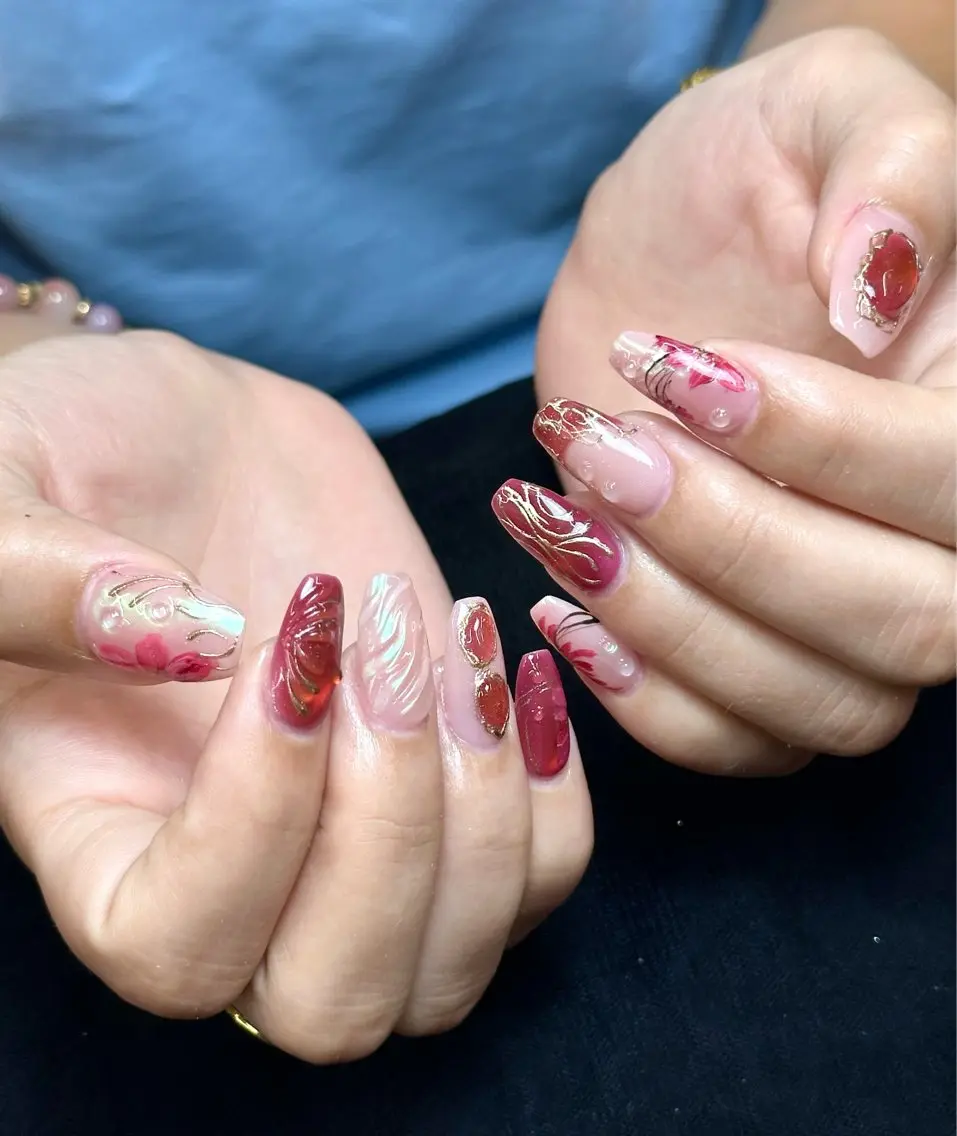 ネイル アートネイル ボルドー フラワーネイル 韓国ネイル 持ち込み Iconic Nailのネイルデザイン