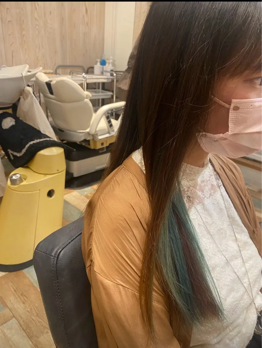 ロング カラー インナーカラー artique 来実のヘアスタイル