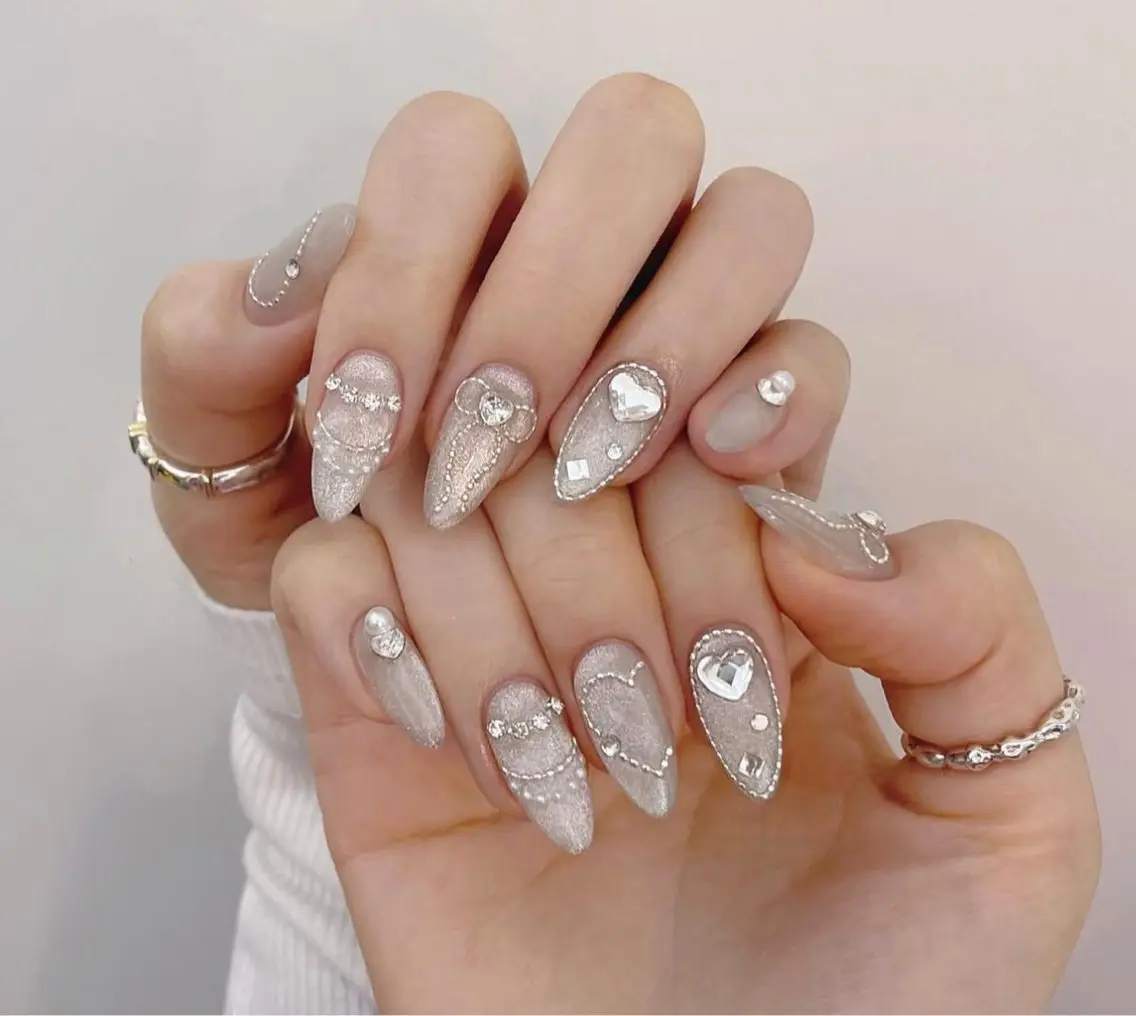 ネイル アートネイル ボルドー フレンチネイル ジェルネイル 氷ネイル・うるうるネイル ハンドネイル Julie Nail Rinのネイルデザイン