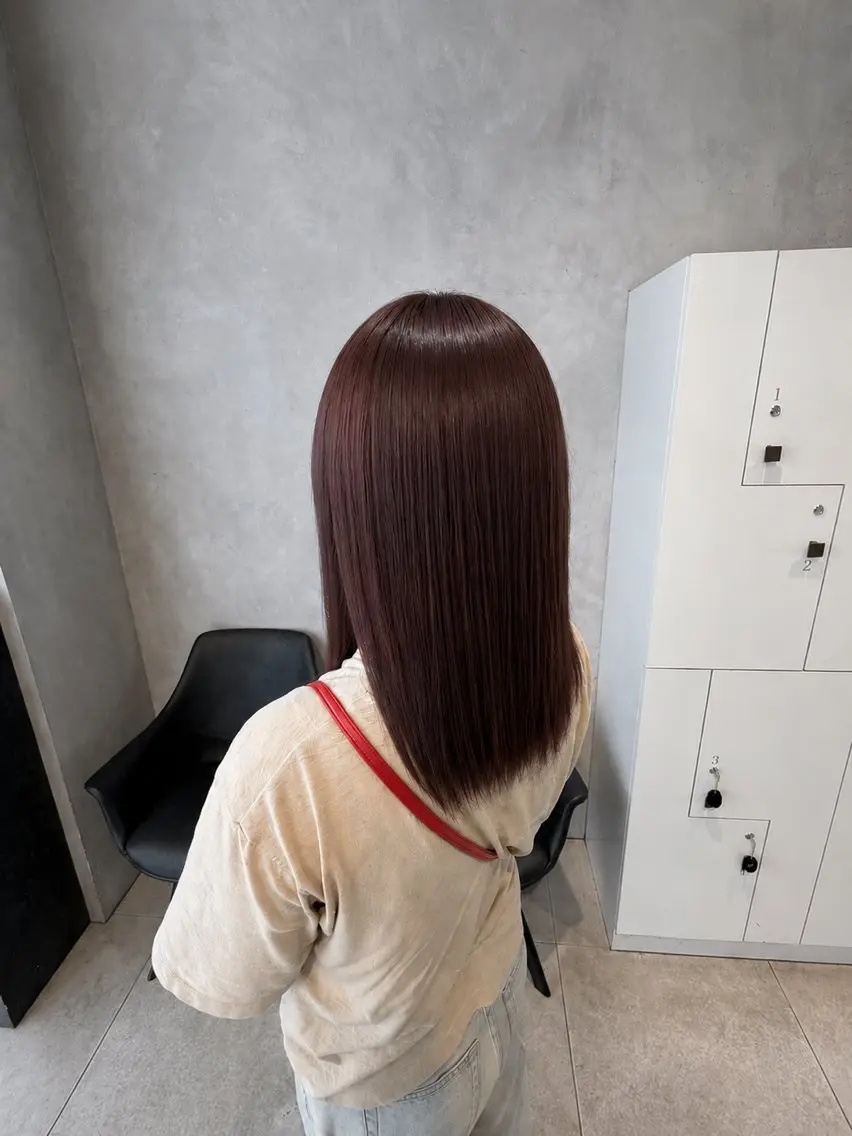 ミディアム ピンクブラウン 安藤 美夢のヘアスタイル