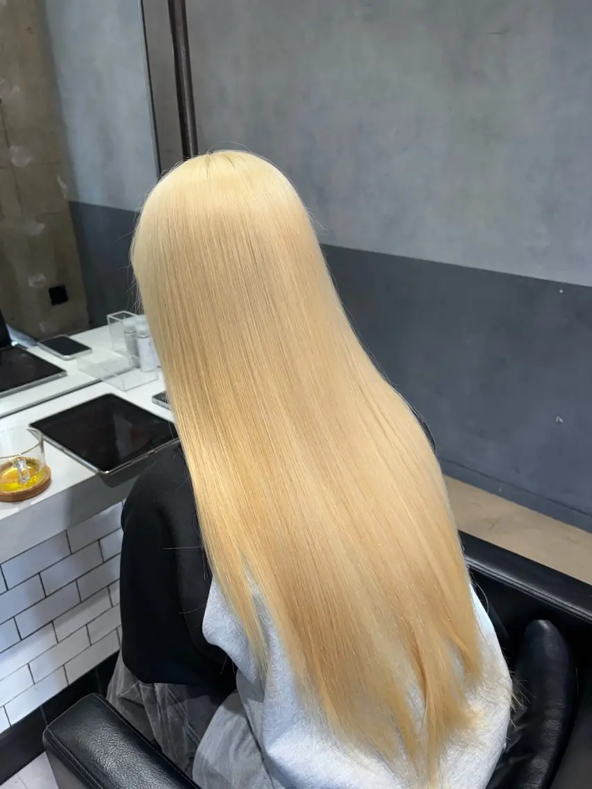 ロング ヘアカラー ハイトーンエフェクト ブリーチいち丸のヘアスタイル