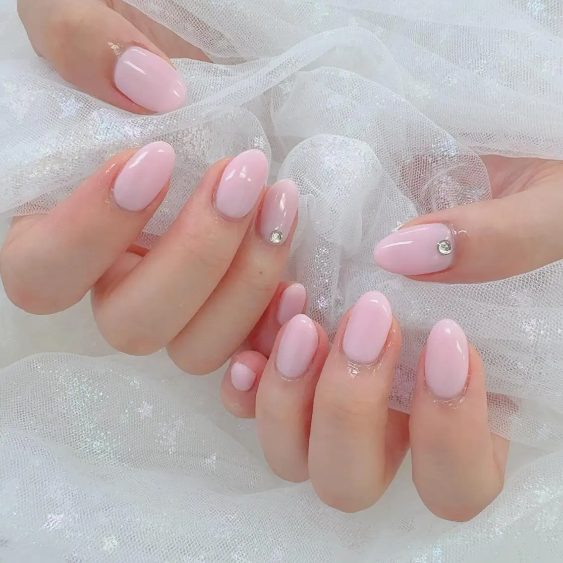 セミロング ハンドネイル 𝑰𝒕𝒐 𝑵のネイルデザイン