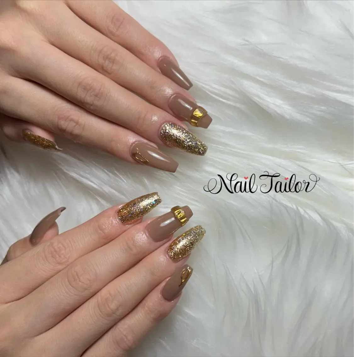 ネイル ブラウン ゴールド ホログラムネイル キラキラネイル ラメ(グリッター) ハンドネイル NailTailor ネイルテイラーのネイルデザイン