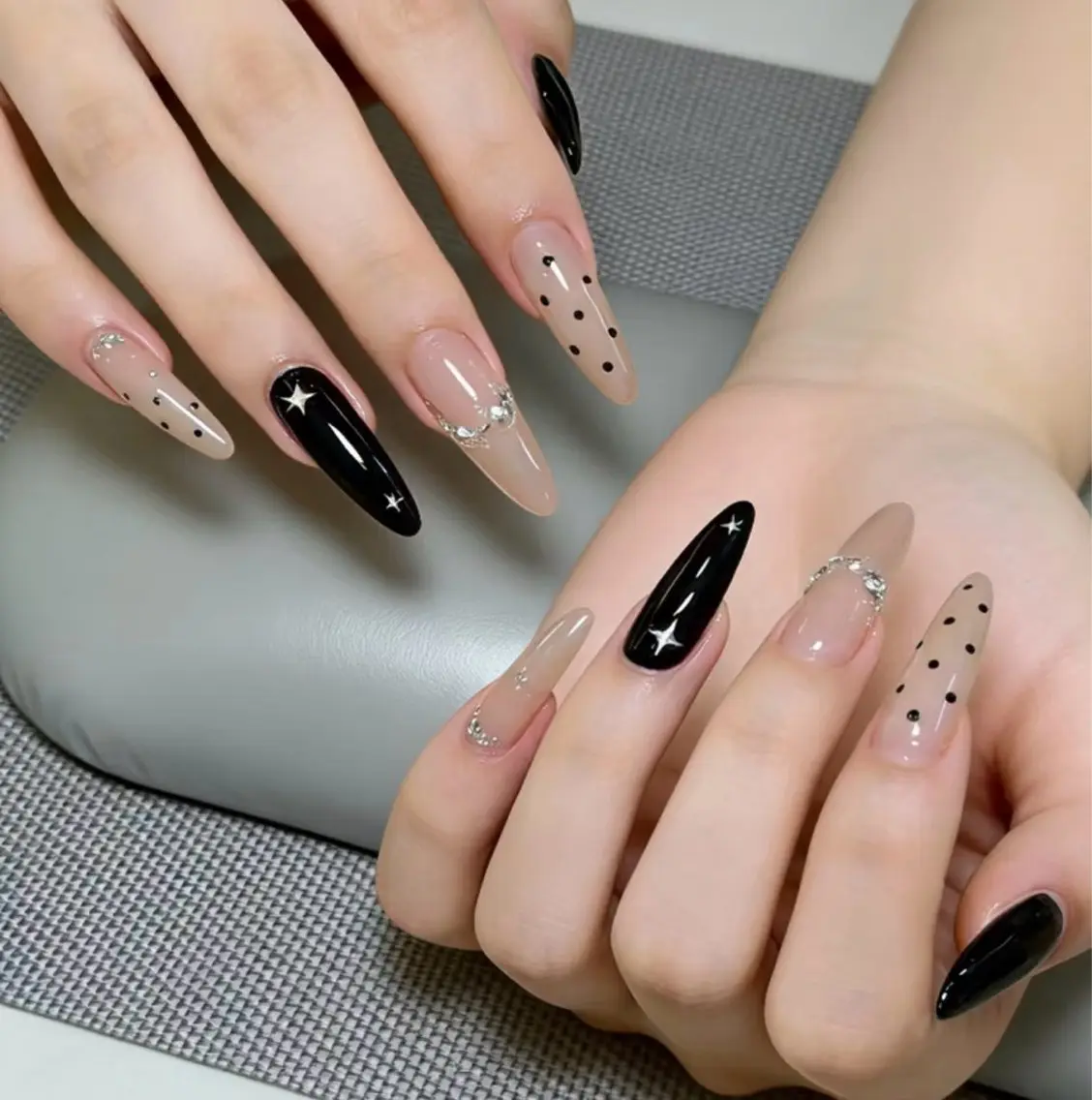 ネイル アートネイル ジェルネイル 韓国ネイル ニュアンスネイル シンプルネイル ハンドネイル ハンドケア Anna Melia Nailのネイルデザイン