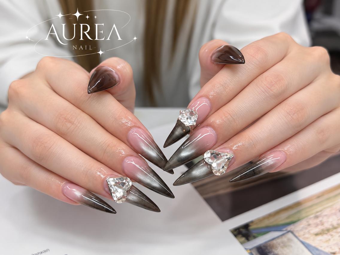 ネイル アートネイル ボルドー 長さ出し ハロウィン キラキラネイル AUREA Nail 心斎橋店のネイルデザイン