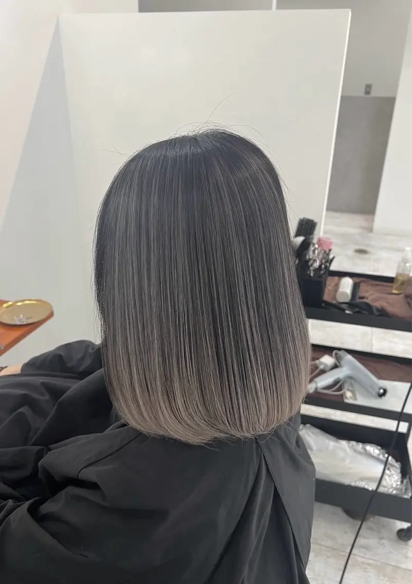 ショート カラー バレイヤージュ グレージュ レイヤーカット 指名数No.1 /NAOYAのヘアスタイル