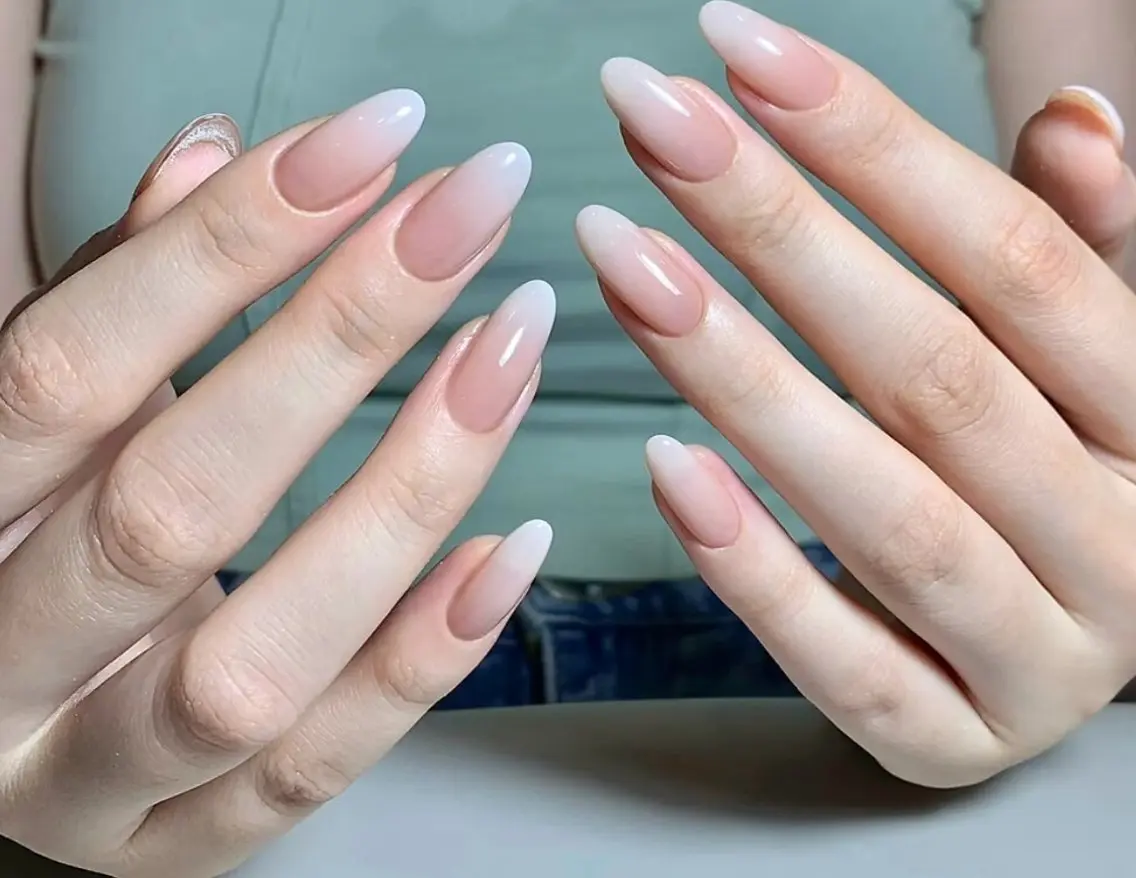 ネイル ハンドネイル C ✨Mのネイルデザイン
