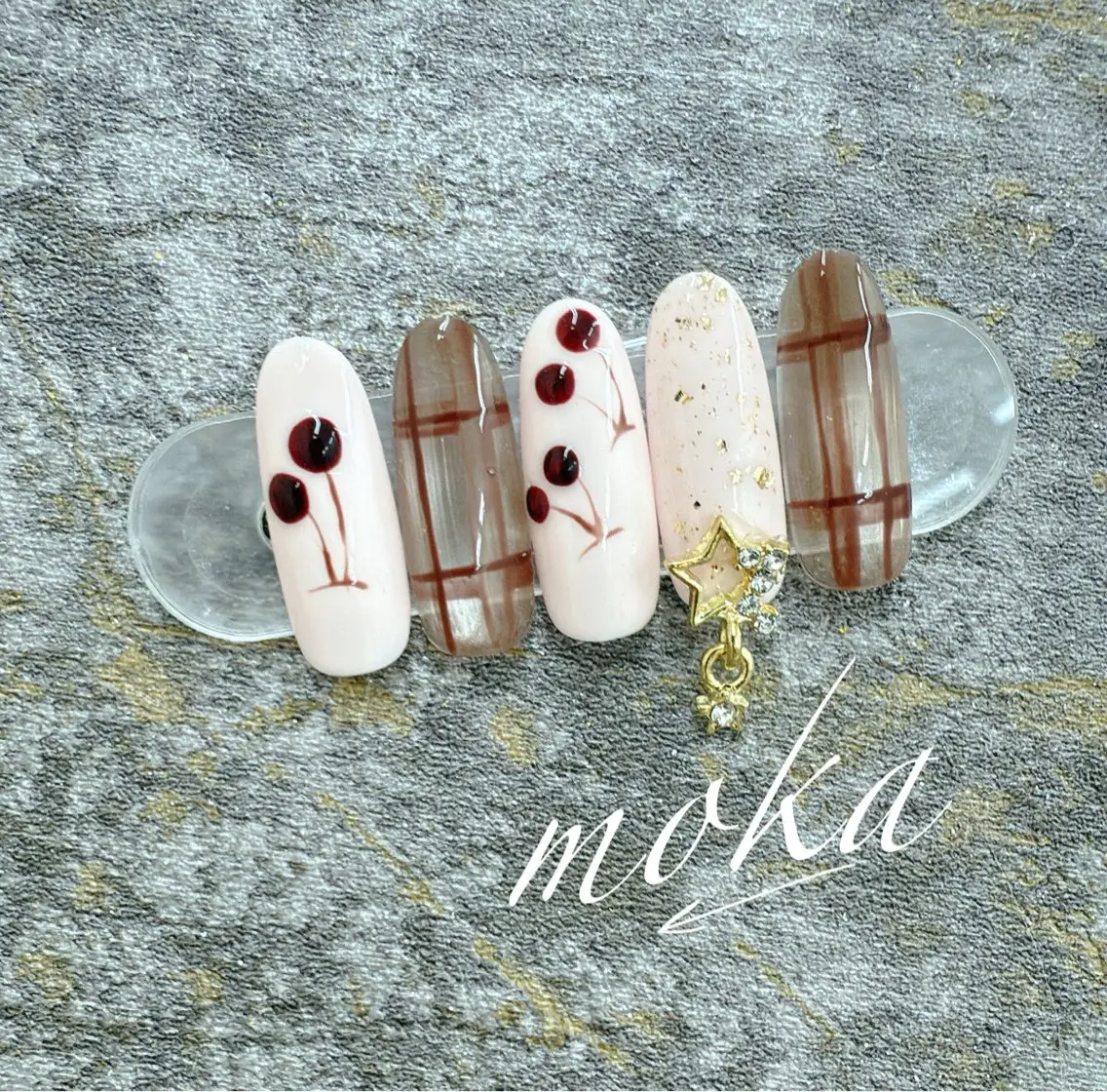 ネイル ハンドネイル ハンドケア 胡蝶蘭レディースサロ ンNailMOKAのネイルデザイン