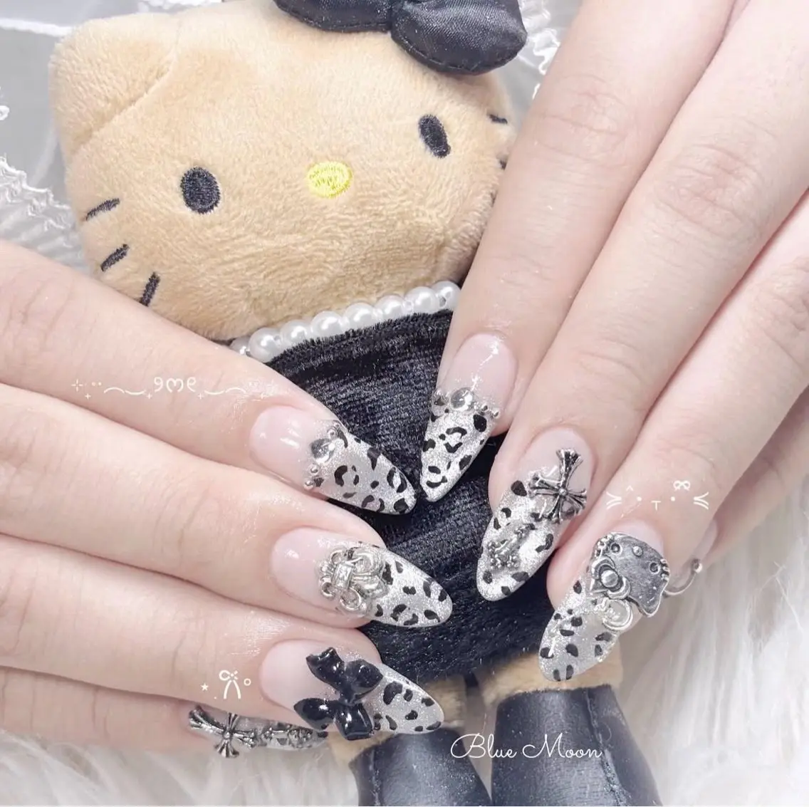 ネイル リボン ハンドネイル フットネイル ハンドケア nail salon Blue Moonのネイルデザイン