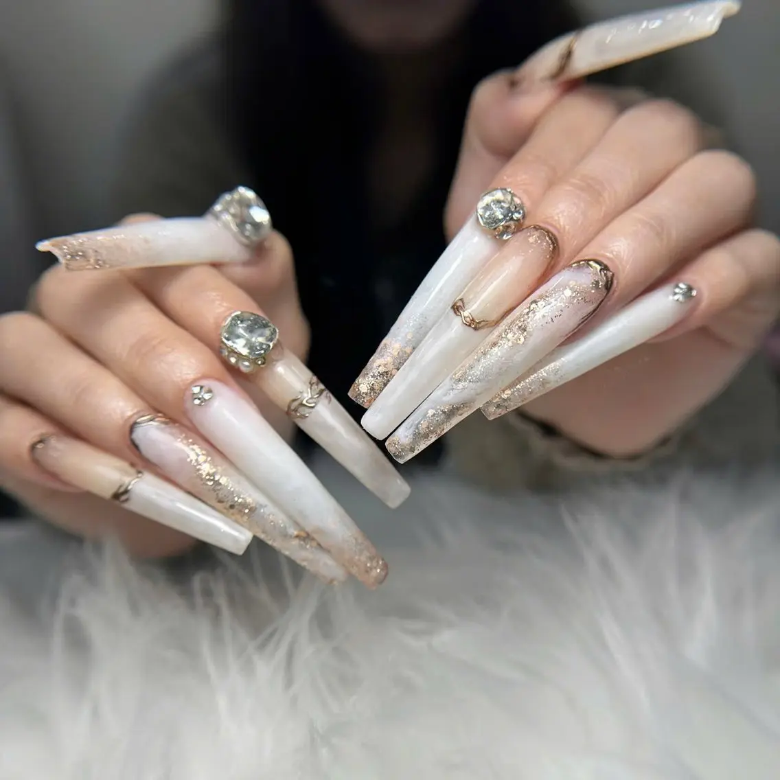 ネイル オーロラネイル 長さ出し フレンチネイル ジェルネイル マグネットネイル ハンドネイル KITTY nailsのネイルデザイン