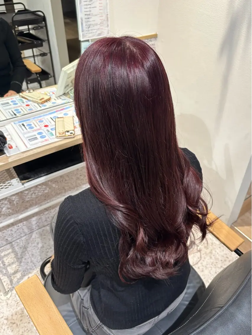 ロング カラー ブリーチ カシス ダブルカラー イヤリングカラー ハイライトカラー ヘアセット 暖色カラー/ パリジェンヌ💟みくのヘアスタイル