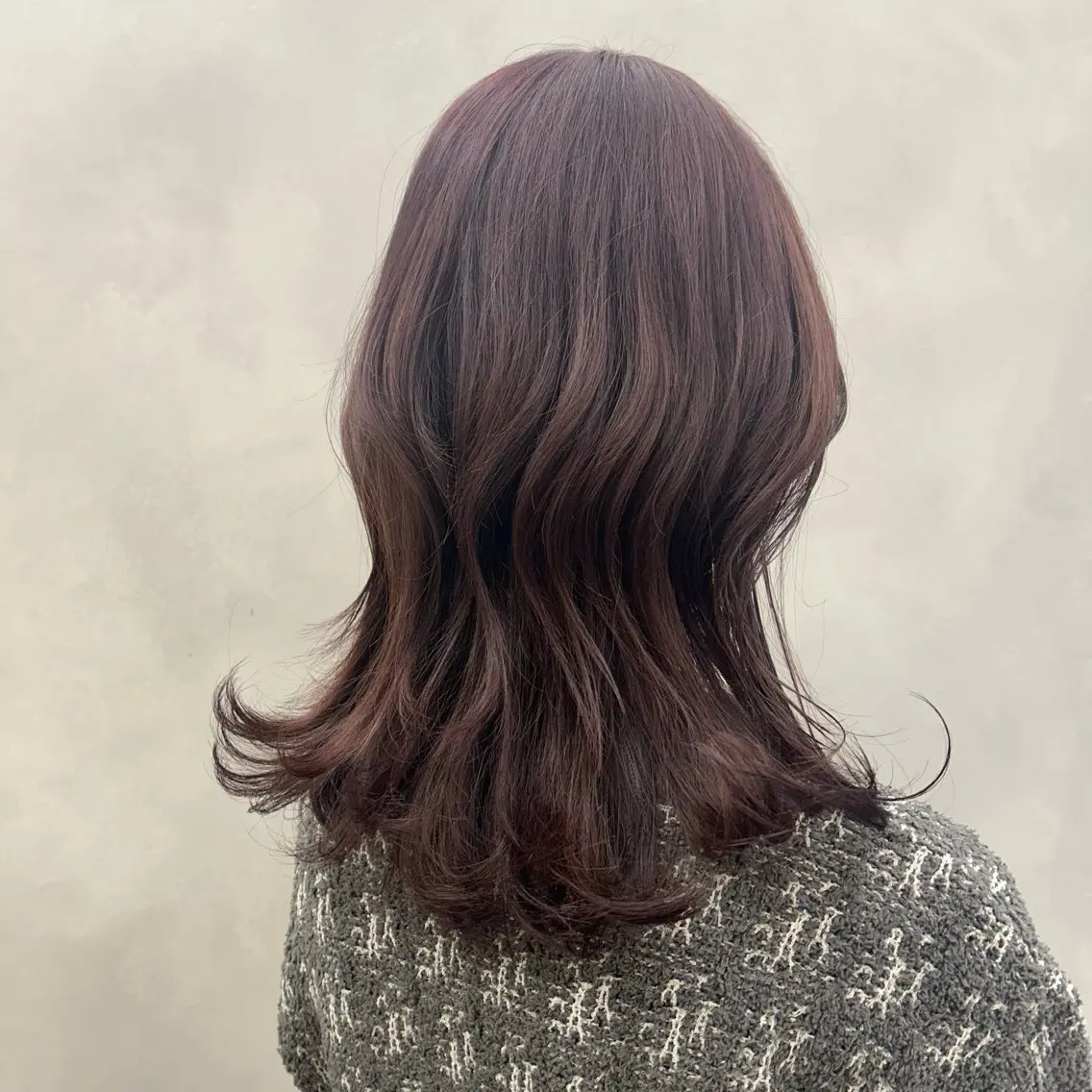 セミロング カラー 🫧透明感カラー✖️ 髪質改善🫧川上葵のヘアスタイル