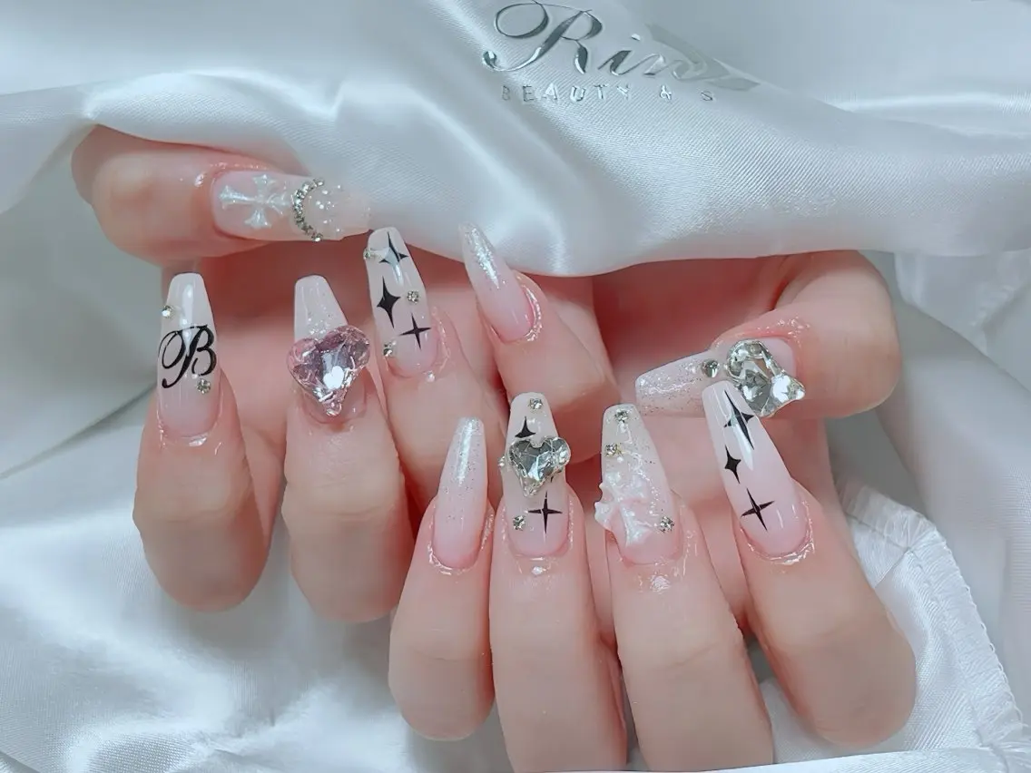 ネイル アニマル柄 ボルドー ブラウン チークネイル フレンチネイル ハンドネイル Rin Nail 新大久保店のネイルデザイン