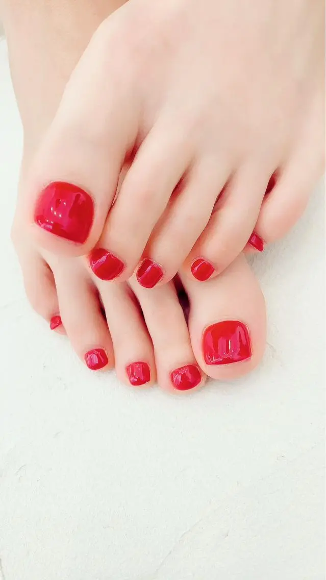 【フット👣】ネイル検定1級Jrネイリスト💅オフなし赤ワンカラーネイル※補足説明ご確認ください。の写真