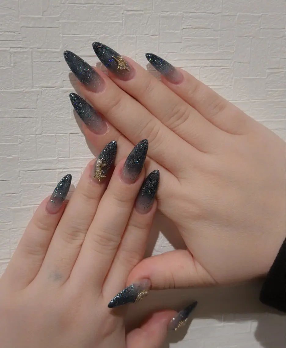 ネイル オーロラネイル 長さ出し フットネイル ラメ(グリッター) ラメグラデーション ハンドネイル 👍thumbs up nail👍のネイルデザイン