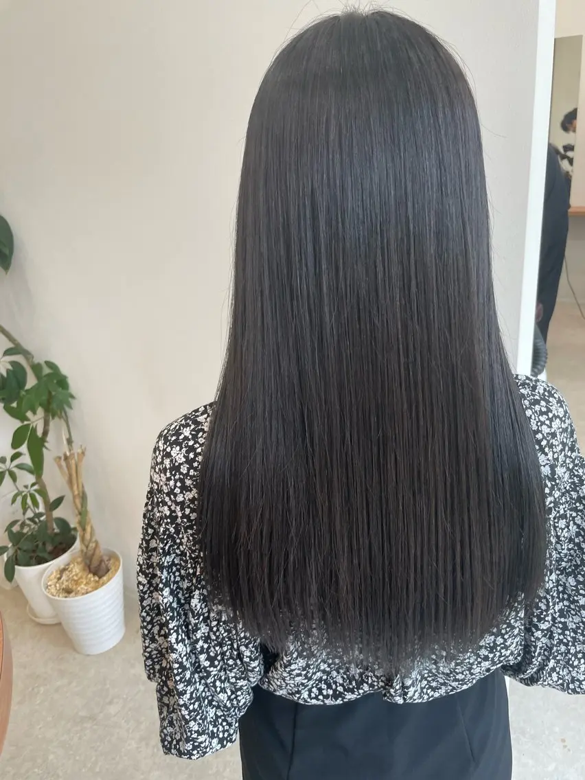 ロング 鈴木 梨瑚のヘアスタイル