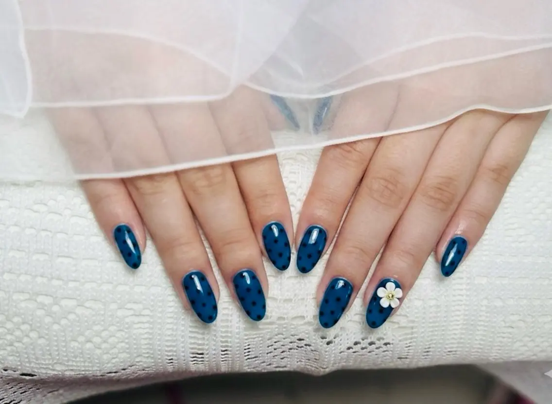 ネイル キラキラネイル ストーンネイル Michan Nailのネイルデザイン