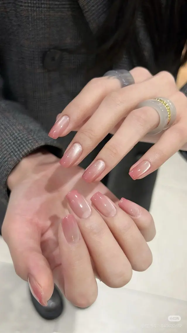 ネイル アートネイル オーロラネイル チークネイル フレンチネイル ガラスフレンチ 🎀YooLi Nail salonのネイルデザイン